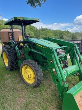 Image of John Deere 5055E equipment image 2
