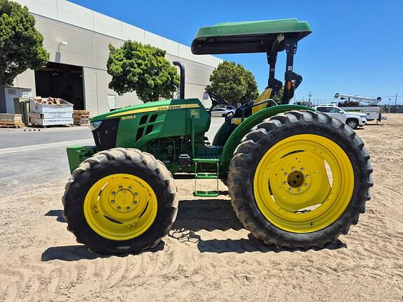 Image of John Deere 5055E equipment image 2