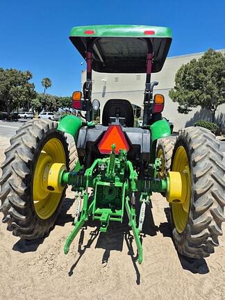 Image of John Deere 5055E equipment image 3