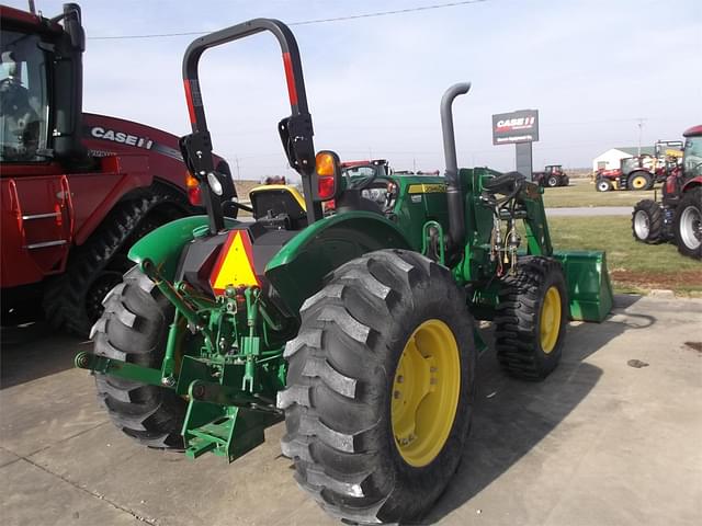 Image of John Deere 5055E equipment image 4