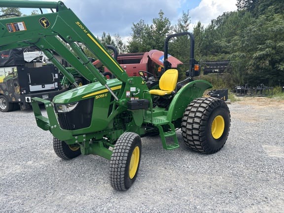 2018 John Deere 5055E Equipment Image0