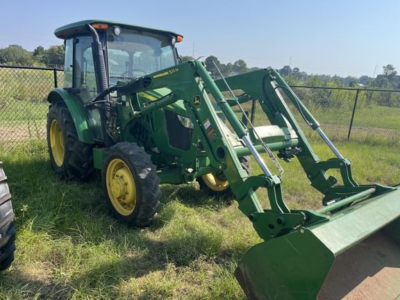 2018 John Deere 5055E Equipment Image0