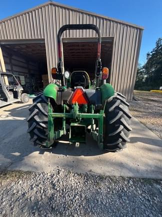 Image of John Deere 5055E equipment image 4
