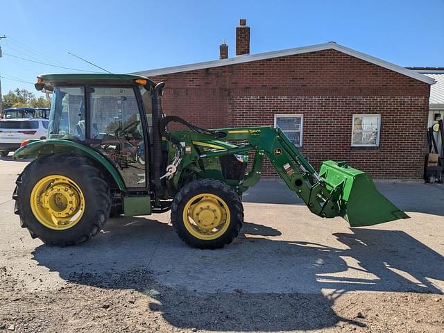 Image of John Deere 5055E equipment image 1