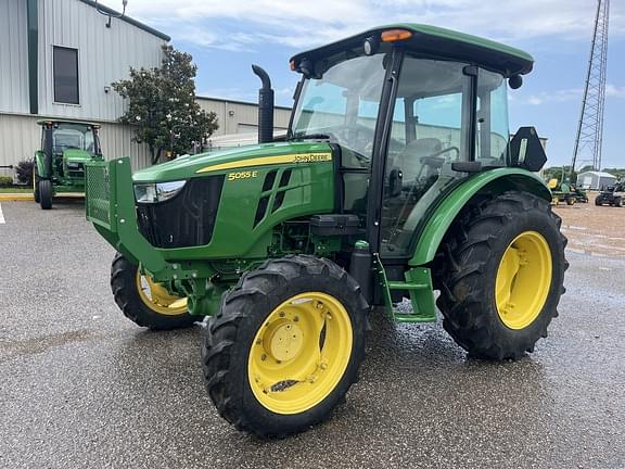 Image of John Deere 5055E equipment image 1