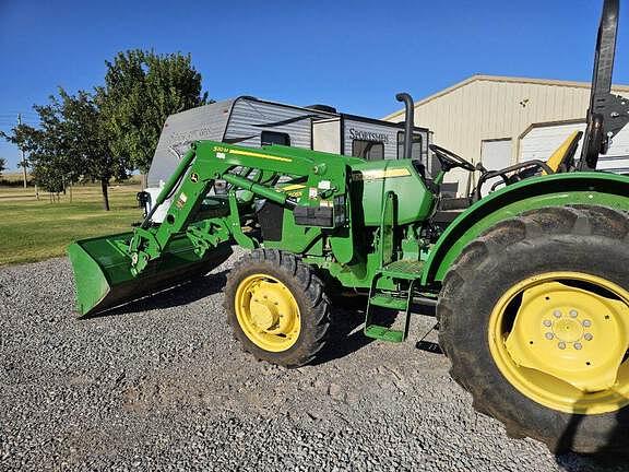 Image of John Deere 5055E equipment image 4