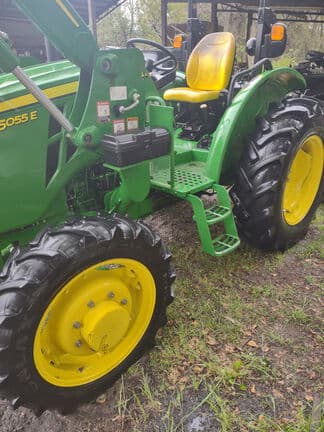 Image of John Deere 5055E equipment image 3