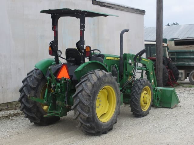 Image of John Deere 5065E equipment image 3