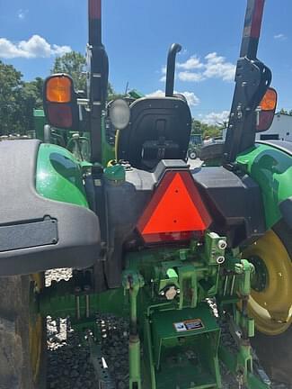 Image of John Deere 5065E equipment image 1