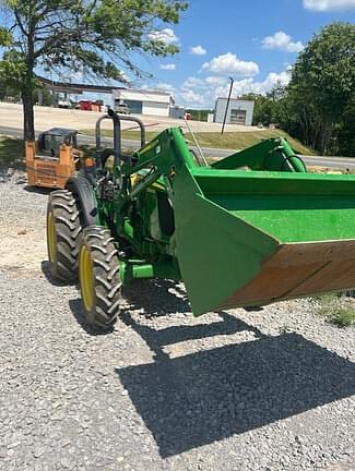 Image of John Deere 5065E equipment image 4