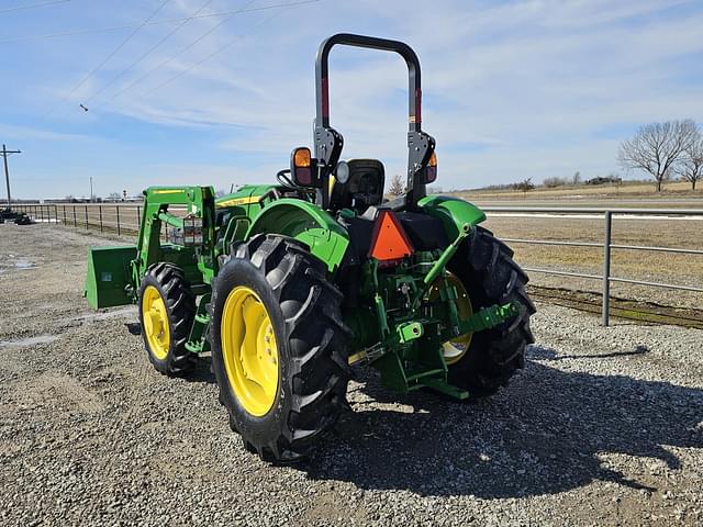 Image of John Deere 5065E equipment image 4