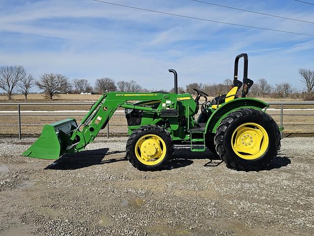 Image of John Deere 5065E equipment image 2