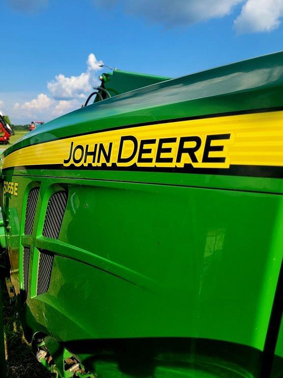 Image of John Deere 5065E equipment image 4