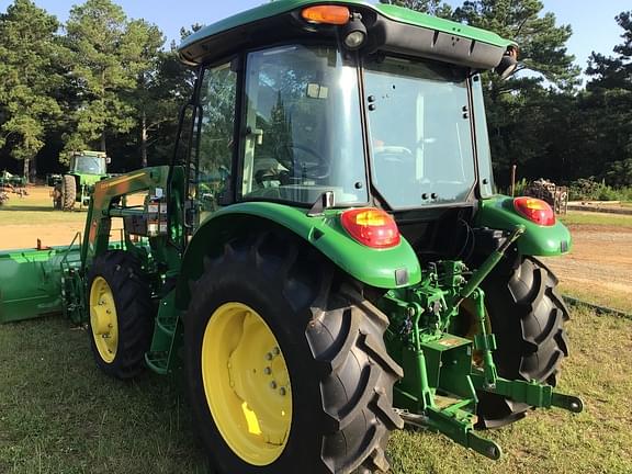 Image of John Deere 5065E equipment image 3