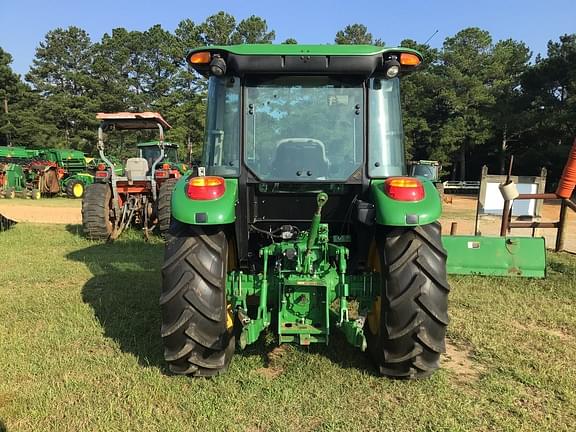 Image of John Deere 5065E equipment image 4