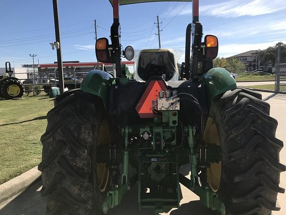 Image of John Deere 5065E equipment image 4