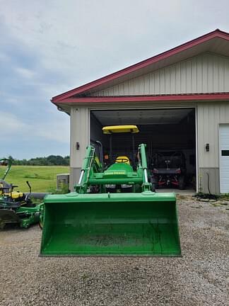 Image of John Deere 5065E equipment image 3