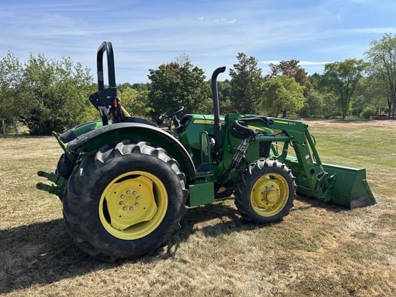 Image of John Deere 5065E equipment image 3