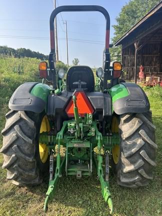 Image of John Deere 5065E equipment image 3