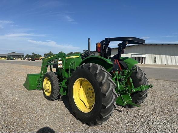 Image of John Deere 5065E equipment image 4