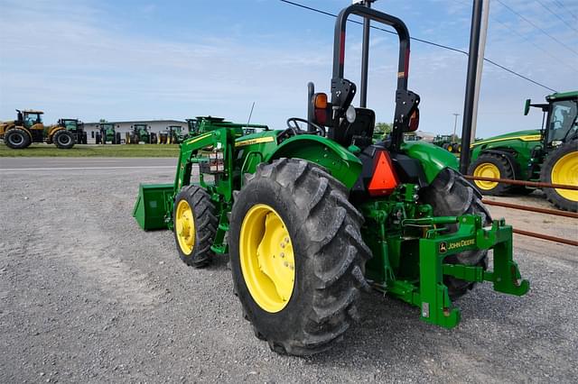 Image of John Deere 5065E equipment image 4