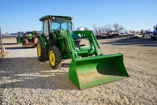 Image of John Deere 5065E equipment image 3