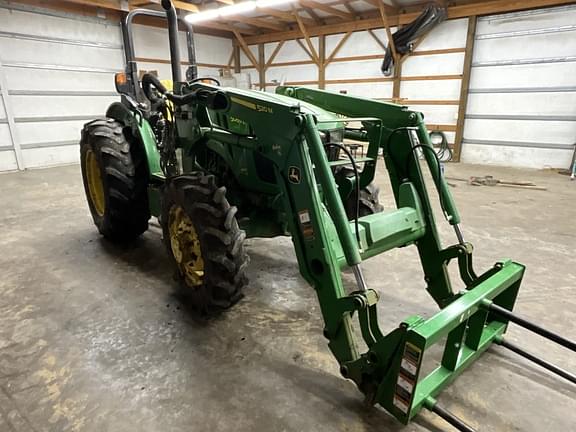 Image of John Deere 5065E equipment image 1