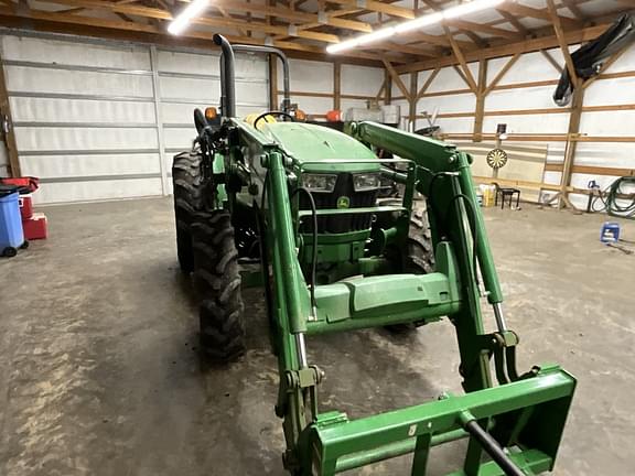 Image of John Deere 5065E equipment image 2