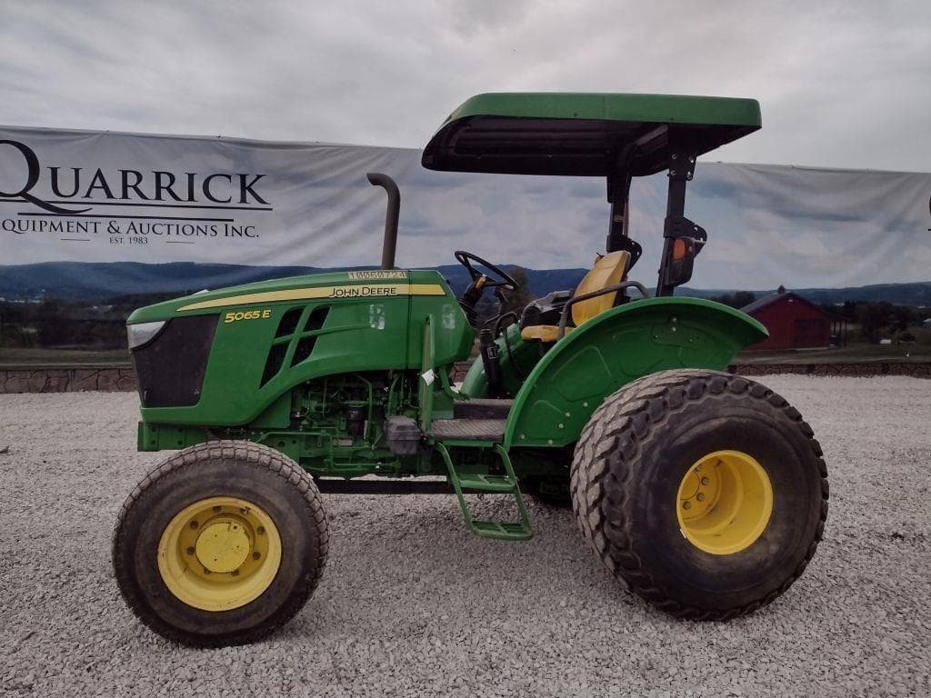 Image of John Deere 5065E Primary image
