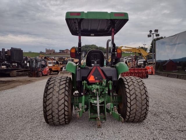 Image of John Deere 5065E equipment image 3
