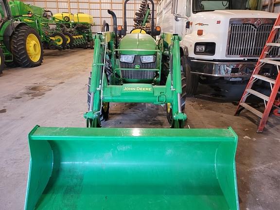 Image of John Deere 5065E equipment image 1