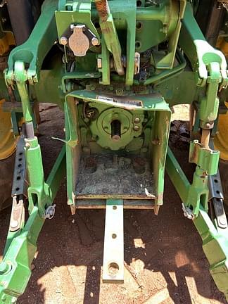 Image of John Deere 5065E equipment image 4