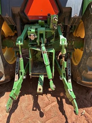 Image of John Deere 5065E equipment image 3