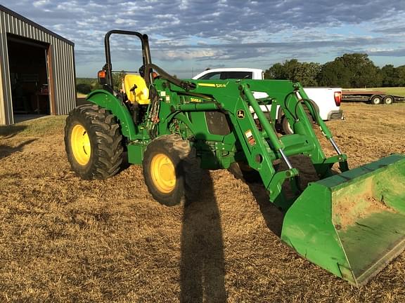 Image of John Deere 5065E equipment image 3