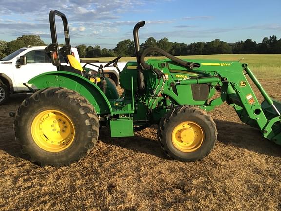 Image of John Deere 5065E equipment image 4