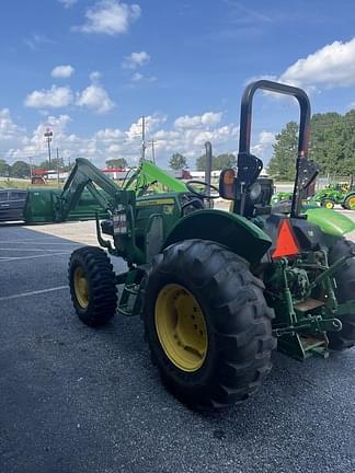 Image of John Deere 5065E equipment image 3