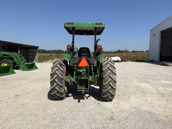 Image of John Deere 5065E equipment image 3
