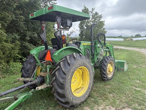 Image of John Deere 5065E equipment image 2