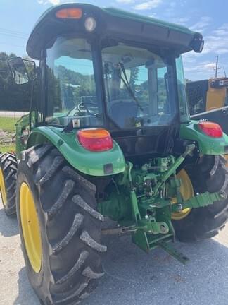Image of John Deere 5065E equipment image 3