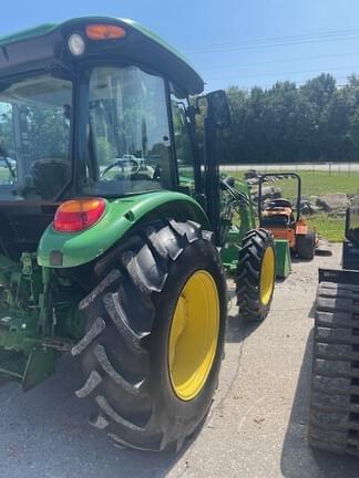 Image of John Deere 5065E equipment image 4