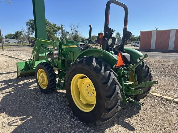 Image of John Deere 5065E equipment image 2