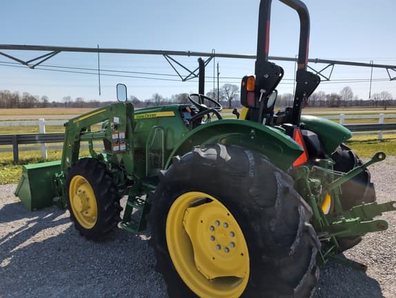 Image of John Deere 5065E equipment image 3