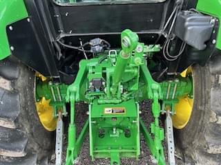 Image of John Deere 5065E equipment image 2