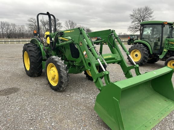 Image of John Deere 5065E equipment image 2