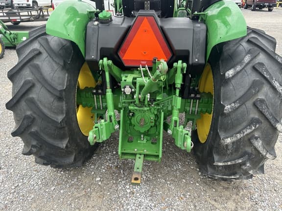Image of John Deere 5065E equipment image 4