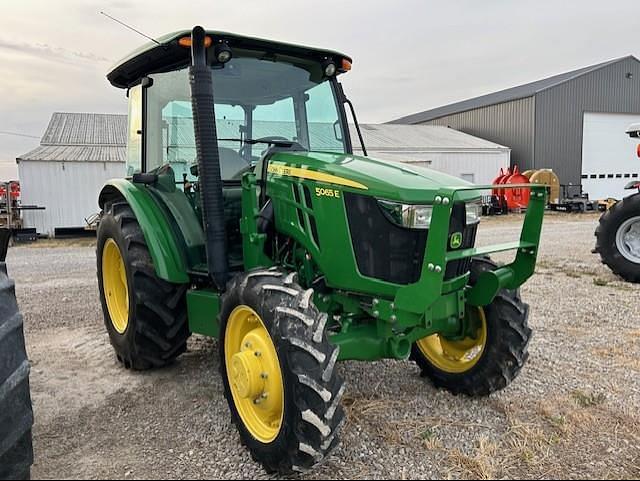 Image of John Deere 5065E equipment image 1