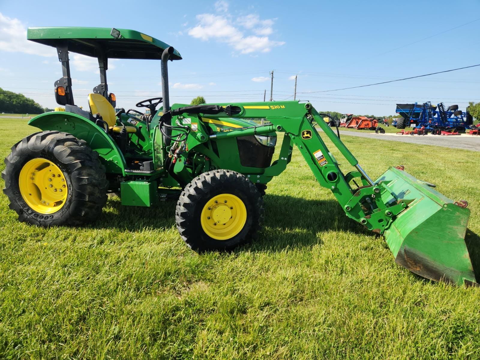 2018 John Deere 5065E Equipment Image0