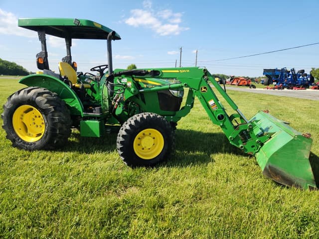 Image of John Deere 5065E equipment image 1