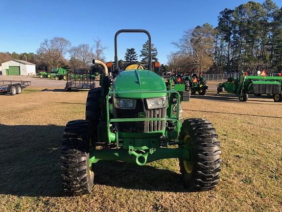 Image of John Deere 5065E equipment image 3