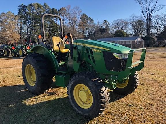 Image of John Deere 5065E equipment image 4